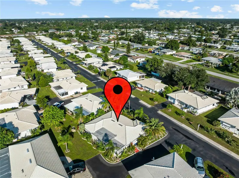 8551 PICKWICK ROAD, NORTH PORT, photo 4 of 38