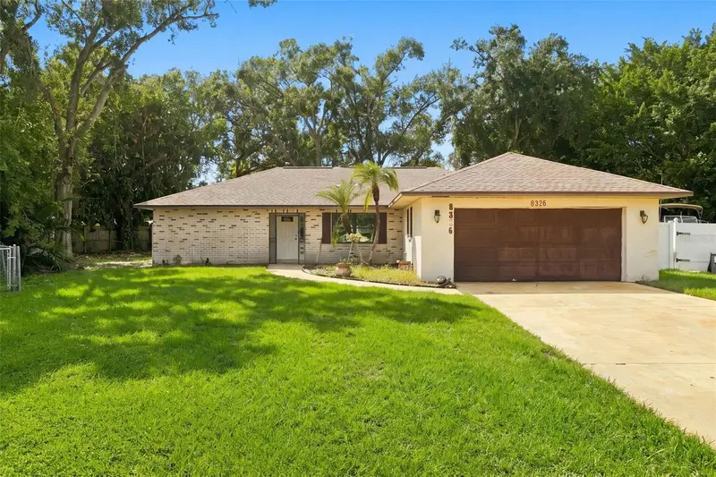 8326 SYLVAN WOODS DRIVE, SARASOTA