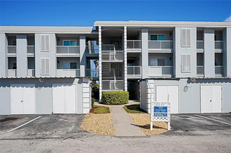 408 CERROMAR CIRCLE #132, VENICE