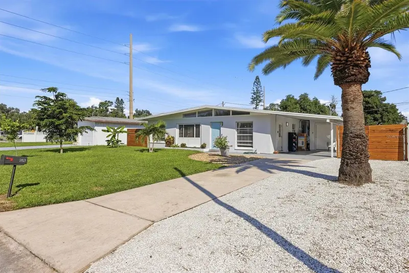 2821 BAY STREET, SARASOTA