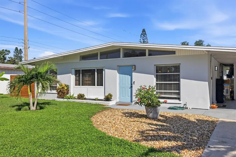 2821 BAY STREET, SARASOTA, photo 3 of 30