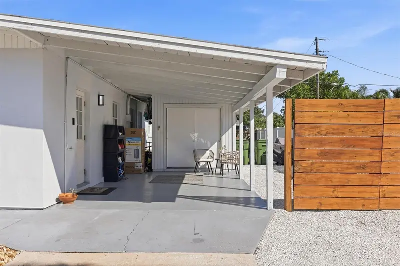 2821 BAY STREET, SARASOTA, photo 5 of 30