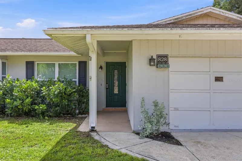 828 PONDEROSA PINE LANE, SARASOTA, photo 4 of 53