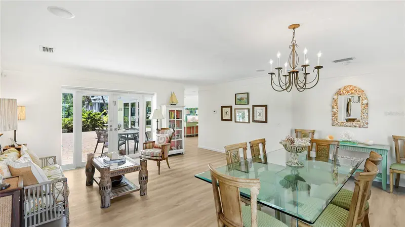 539 67TH STREET, HOLMES BEACH, photo 5 of 19