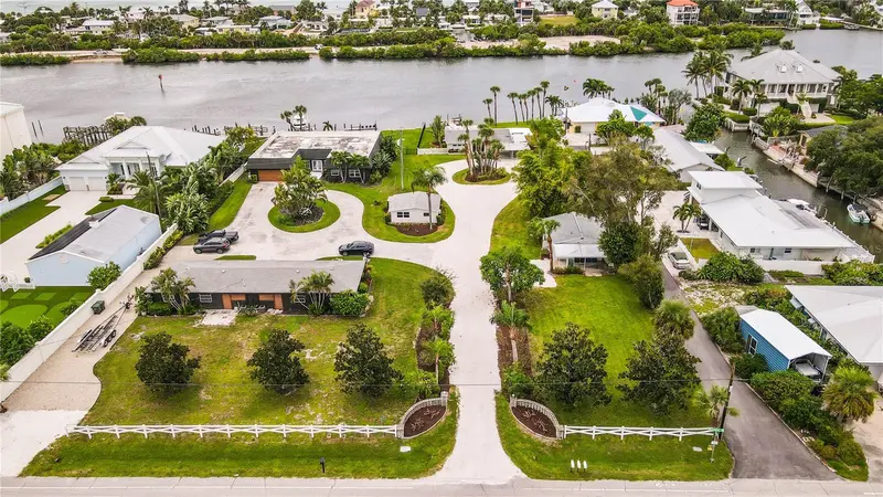 321 BAYSHORE ROAD, NOKOMIS, photo 2 of 38