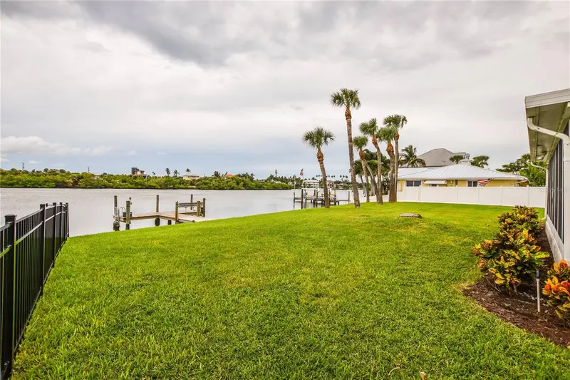 321 BAYSHORE ROAD, NOKOMIS, photo 4 of 38