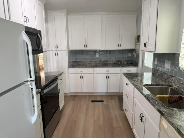 3412 OAKWOOD BOULEVARD, SARASOTA, photo 3 of 24