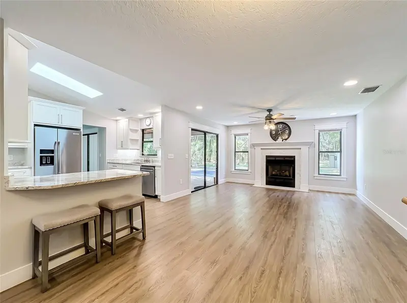 1115 MILL RUN, BRADENTON, photo 5 of 61