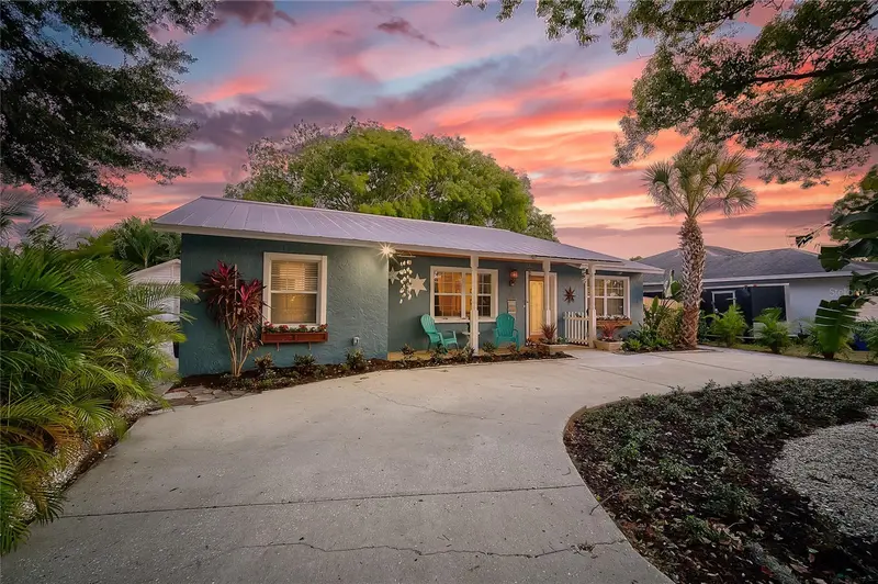 426 EAGLES NEST LANE, SARASOTA, photo 2 of 50