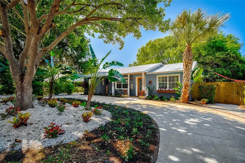426 EAGLES NEST LANE, SARASOTA, photo 3 of 50