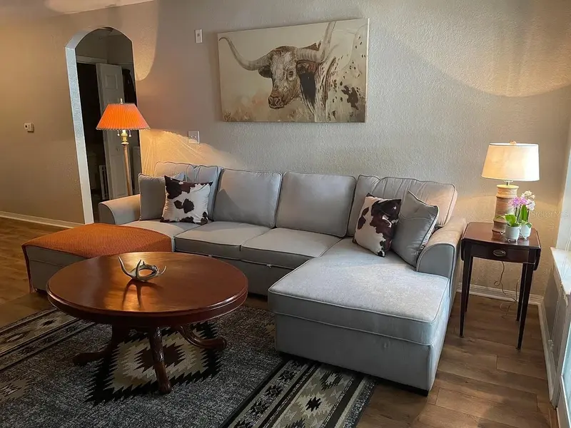 8917 MANOR LOOP #102, LAKEWOOD RANCH, photo 3 of 8