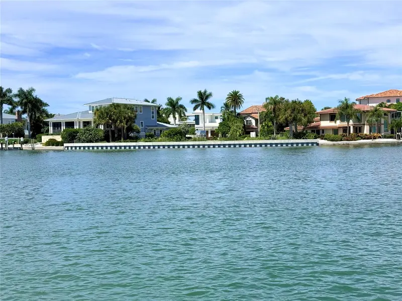 894 FREELING DRIVE, SARASOTA, photo 2 of 39