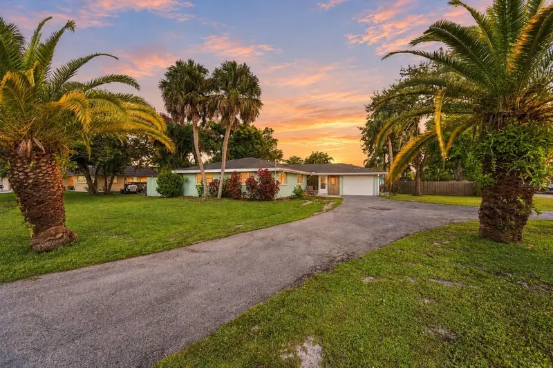 5105 COUNTRY CLUB DRIVE, SARASOTA