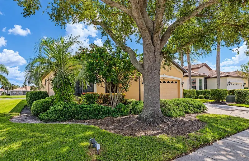 8013 STIRLING FALLS CIRCLE, SARASOTA, photo 3 of 56