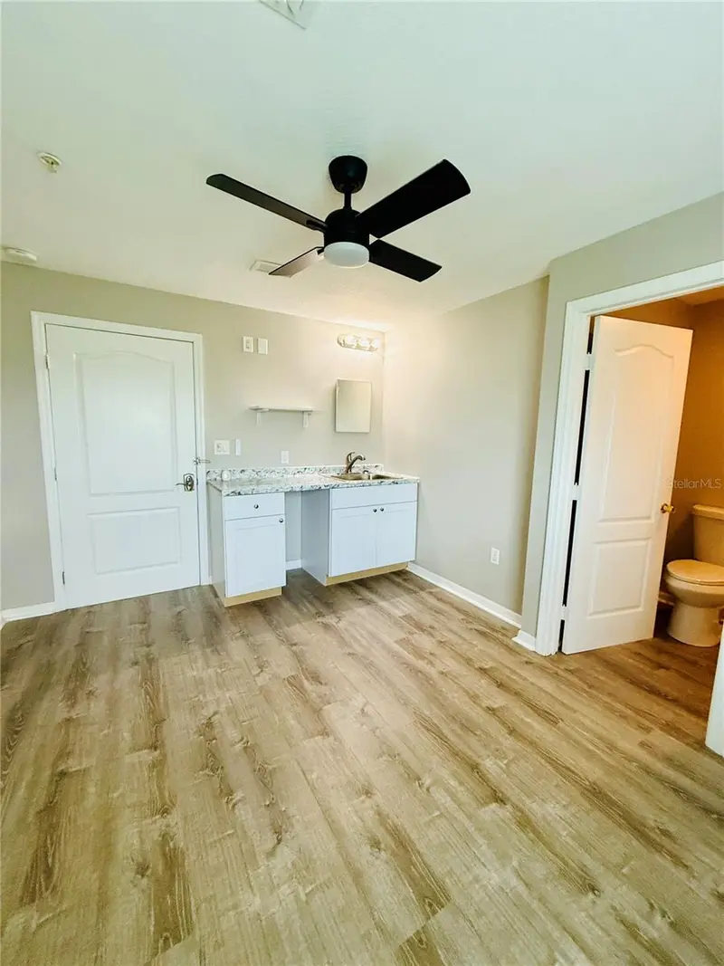 1410 MAGELLAN DRIVE, SARASOTA, photo 2 of 12
