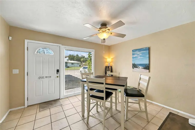168 CIRCLEWOOD DRIVE #102, VENICE, photo 5 of 31
