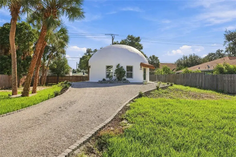 2881 GENTIAN ROAD, VENICE, photo 2 of 31
