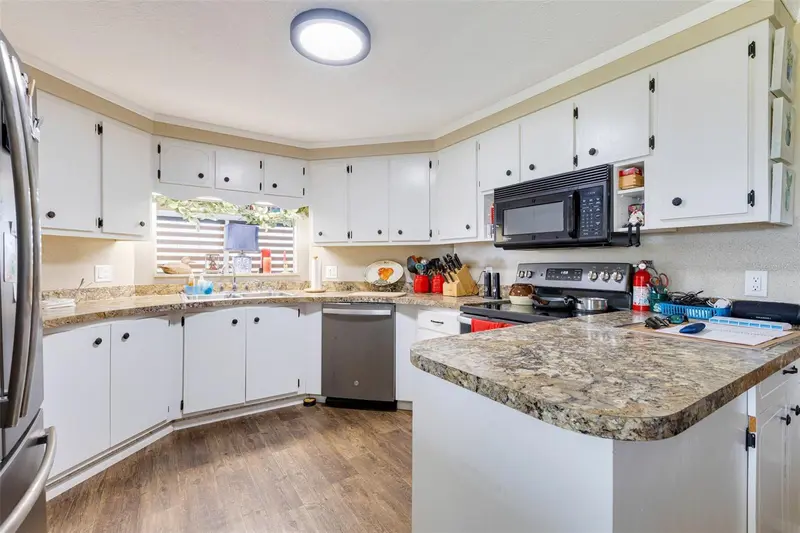 412 VIVAR, NORTH PORT, photo 4 of 47