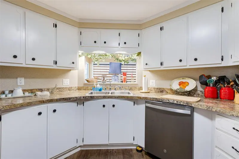 412 VIVAR, NORTH PORT, photo 5 of 47