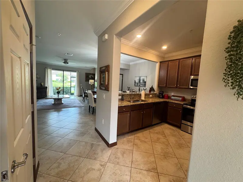 20448 LAGENTE CIRCLE, VENICE, photo 4 of 47