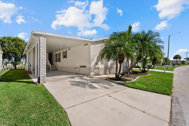 636 BLACKBURN BOULEVARD, NORTH PORT, photo 2 of 32