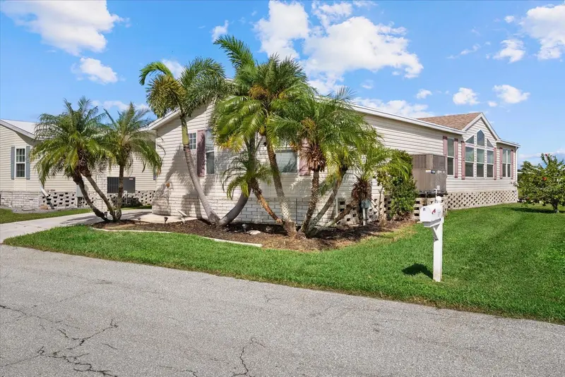 636 BLACKBURN BOULEVARD, NORTH PORT, photo 3 of 32